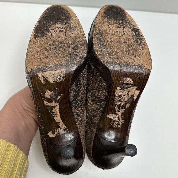 Stuart Weitzman Snakeskin High Heel Pumps Size 6 - Picture 11 of 11